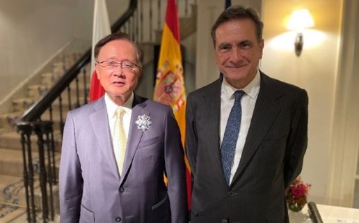佐藤特別顧問がスペイン王国より勲章を授与されました！